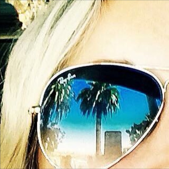 Meet your Posher, Beth - Picture 1 of 1